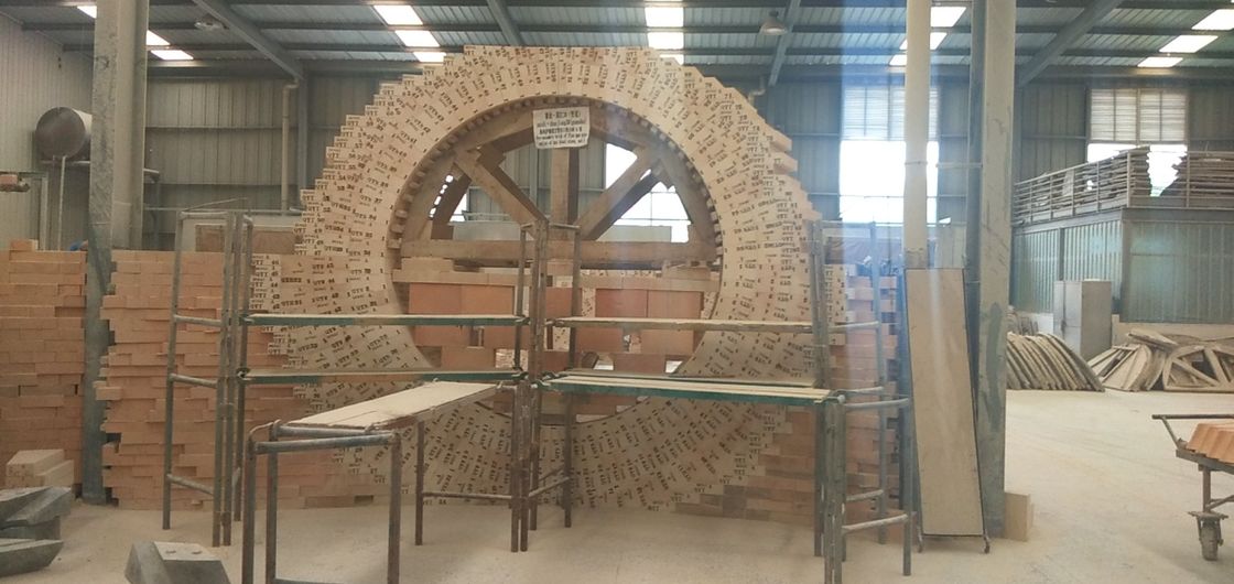 De speciale Vorm Hoge Alumina Baksteen van Preassebly verzet zich tegen 1350 ℃ die voor Veiligheidsvoering van Staalgietlepel gebruikten
